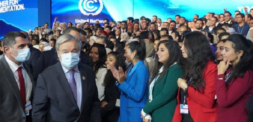 بالصور .. الأمم المتحدة تمنح  الشباب المتطوع في قمة المناخ شهادات تقدير لدورهم في نجاح COP27