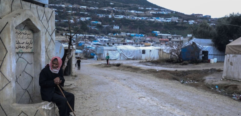 للعام الـ7 على التوالي .. الشتاء يفاقم الظروف المعيشية في بمخيمات النازحين غربي سوريا