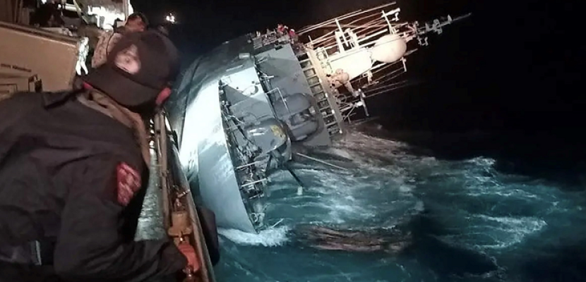 البحرية التايلاندية تنتشل 6 جثث وتبحث عن 23 فردا عقب غرق سفينة تابعة لها