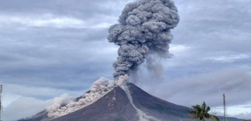 ثوران بركان إيبيكو في جزيرة باراموشير الروسية