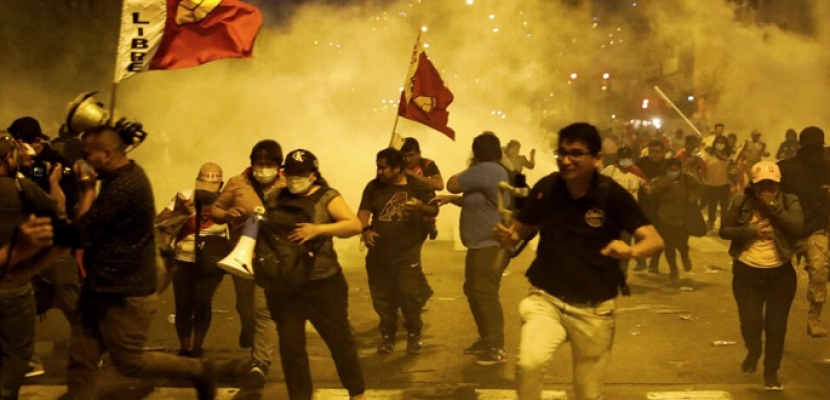 إصابات جراء تجدد الصدامات إثر مظاهرات ضد رئيسة بيرو