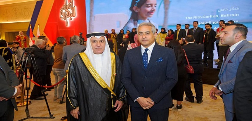بالصور .. وزير القوى العاملة يشارك في العيد الوطني للبحرين