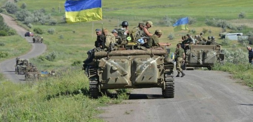 بريطانيا ترسل مدافع ذاتية الدفع ودبابات إلى أوكرانيا