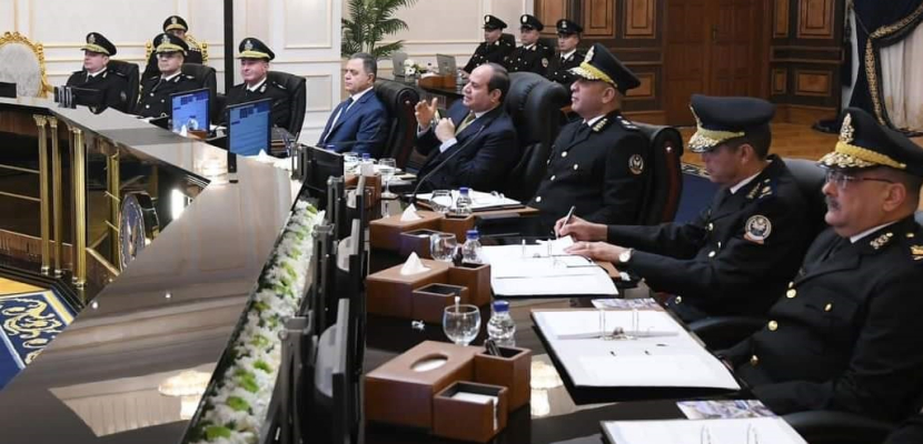 الرئيس السيسي يوصي طلبة وطالبات أكاديمية الشرطة الجدد بأن يكونوا قدوة لجميع أبناء مصر