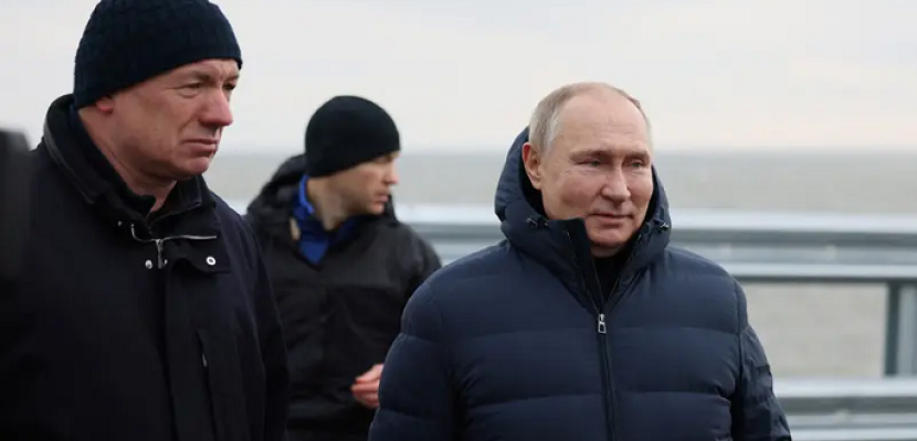 بوتين يزور جسر القرم للمرة الأولى بعد حادث تفجيره