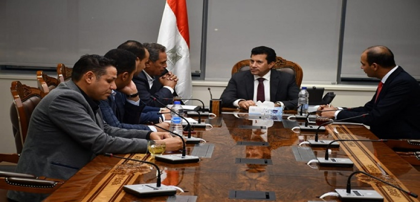 وزير الرياضة يجتمع بمسئولي “كابيتانو مصر” بمقر الوزارة بالعاصمة الإدارية