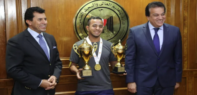 وزير الرياضة يهنئ منتخب مصر للجامعات بالفوز بلقب البطولة العربية لكرة الصالات بالإمارات