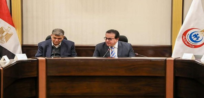 بالصور.. وزير الصحة يصدر قراراً لحل أزمة السماح للصيدلي المؤهل بحقن المريض