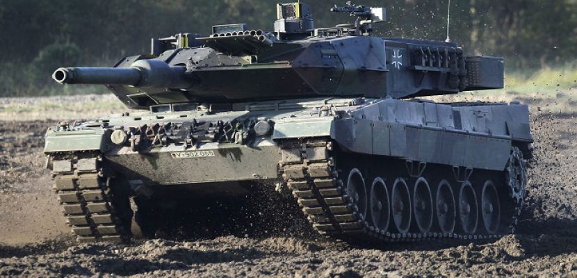 وزير الدفاع الألماني وأمين عام “الناتو” يبحثان توريد الدبابات إلى أوكرانيا