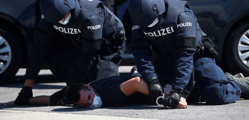 المجر: مقتل شرطي وجرح آخرين في هجوم بسكين في بودابست