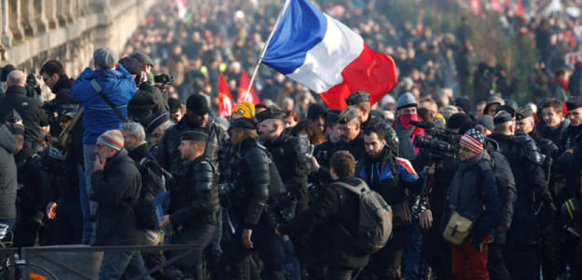 مظاهرات فى عدد من المدن الفرنسية ضد إصلاح نظام التقاعد