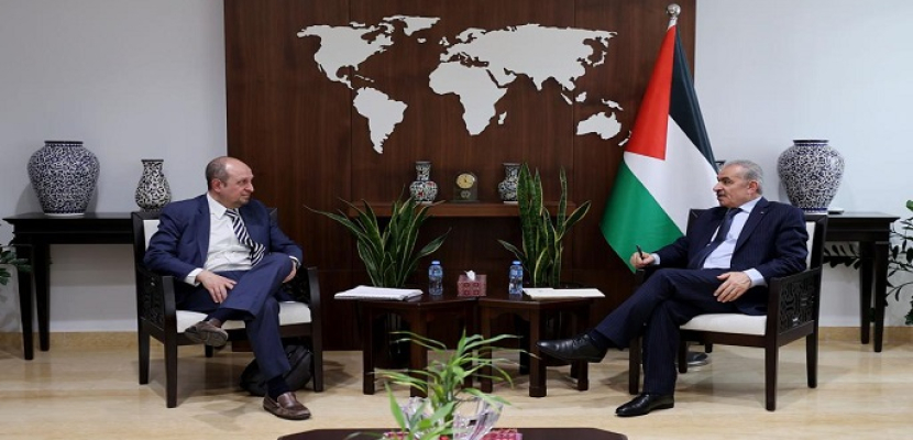 رئيس الوزراء الفلسطيني يدعو إلى ضغط أمريكي لوقف “الانتهاكات والإجراءات الأحادية التي تمارسها إسرائيل”