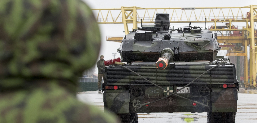 سويسرا تعتزم السماح بإعادة تصدير أسلحتها إلى أوكرانيا