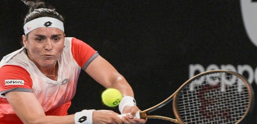 التونسية أنس جابر تتأهل إلى نصف نهائي بطولة آديلايد الأسترالية