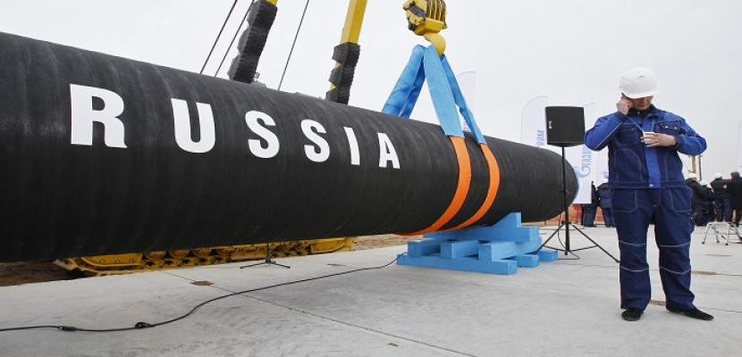 الهند وروسيا تبدآن شراء وبيع النفط بالروبل