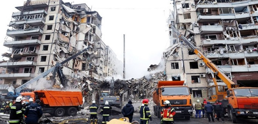 ارتفاع ضحايا الهجوم الروسي على مبنى سكني في دنيبرو لـ 35 قتيلًا و73 مصابًا