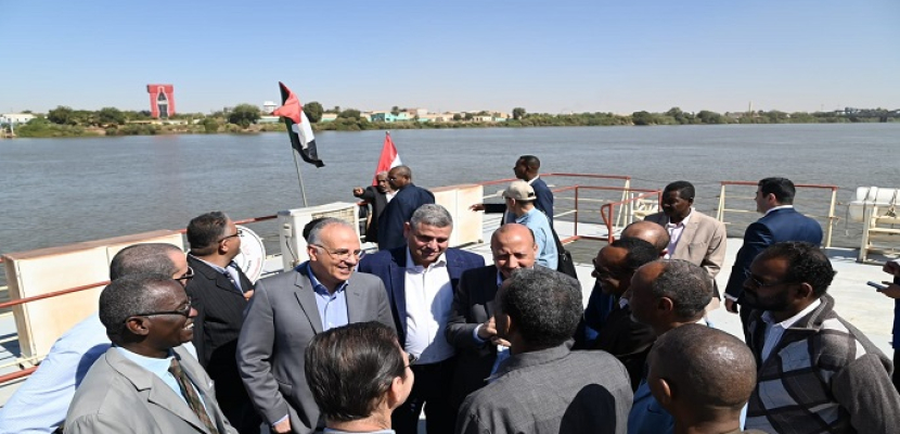 بالصور .. وزير الرى ونظيره السوداني يتفقدان محطة قياس تصرفات الخرطوم على النيل الأزرق