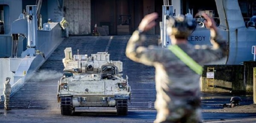 الجارديان: قرار واشنطن بإرسال دبابات “أبرامز” لكييف علامة فارقة في حرب أوكرانيا