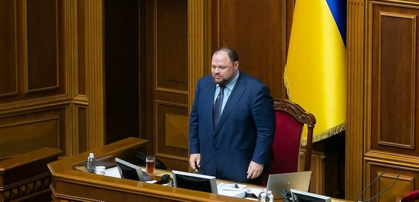 رئيسا البرلمان الأوكراني والفرنسي يبحثان صيغة السلام وإمداد أوكرانيا بالأسلحة