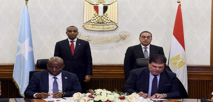 رئيسا وزراء مصر والصومال يشهدان توقيع مذكرات تفاهم لتوسيع التعاون في عدة مجالات