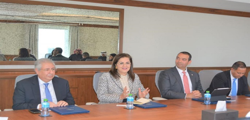 بالصور .. وزيرة التخطيط تلتقي ممثلي عدد من الجهات الاستثمارية بالكويت