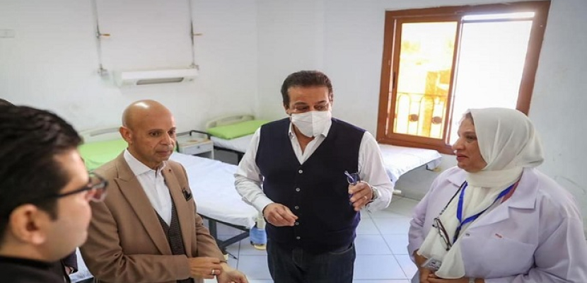 بالصور.. وزير الصحة يتفقد مستشفى الحسينية المركزي بالشرقية ويوجه برفع كفاءتها