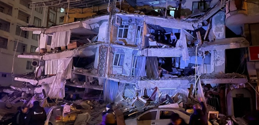 بايدن يوجه بتقييم خيارات المساعدة للمناطق المتضررة جراء الزلزال في تركيا وسوريا