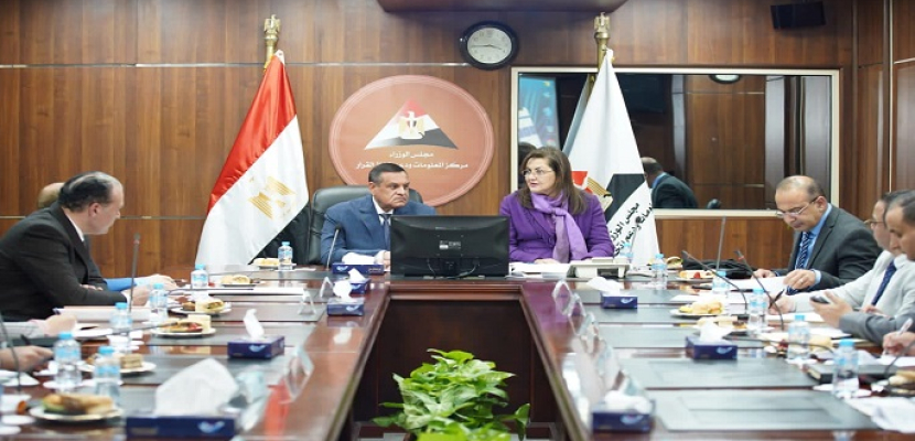بالصور.. وزيرا التخطيط والتنمية المحلية يبحثان آخر تطورات برنامج التنمية المحلية بصعيد مصر