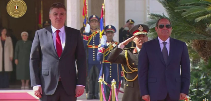 بالفيديو .. الرئيس السيسي يستقبل نظيره الكرواتي بقصر الاتحادية