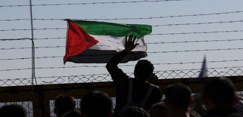 الأسرى الفلسطينيون يواصلون “العصيان” بسجون الاحتلال الإسرائيلي