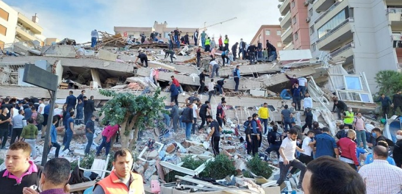 وسط توقعات بارتفاع أعداد الضحايا بعد رفع الانقاض .. ارتفاع ضحايا زلزال تركيا المدمر إلى 912 قتيلًا و5385 جريحًا