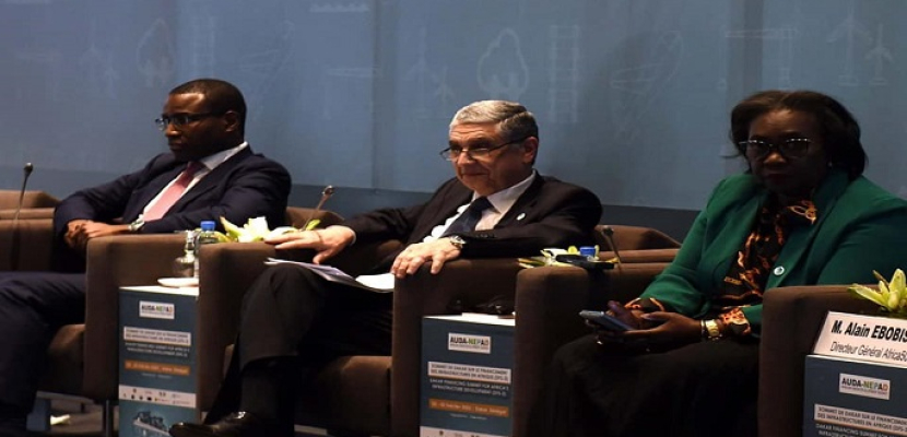 وزير الكهرباء يستعرض الخطط المصرية للتنمية فى قطاع الكهرباء من خلال جلسة على هامش قمة داكار