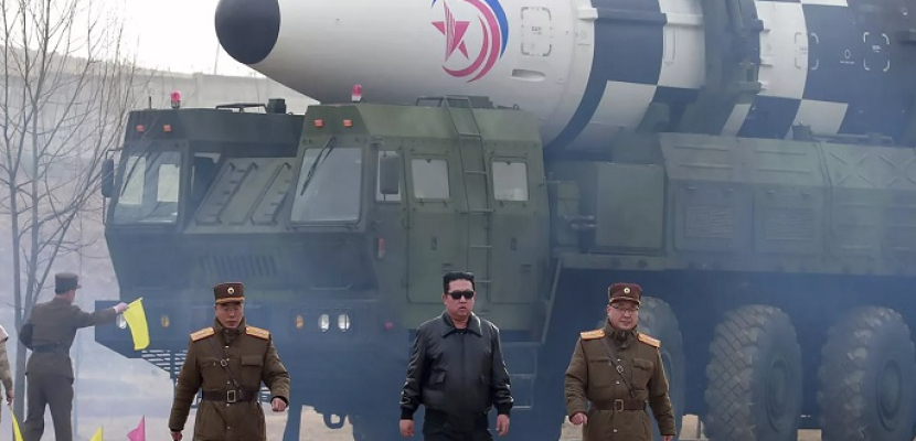 زعيم كوريا الشمالية يُشرف على تدريبات هجومية لردع “حرب حقيقية”