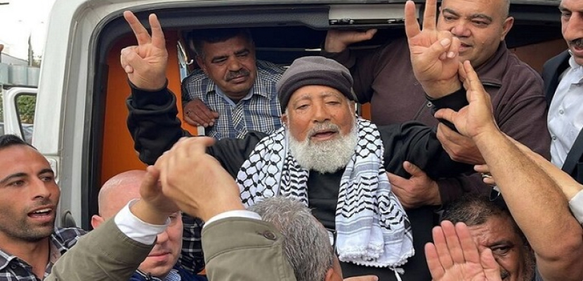بعد 17 عاما من الاعتقال.. إسرائيل تفرج عن أكبر أسير فلسطيني سنا