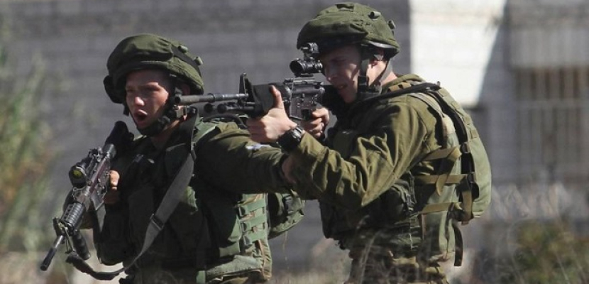 الاحتلال الإسرائيلي يطلق الرصاص على شاب فلسطيني بزعم محاولته تنفيذ عملية طعن