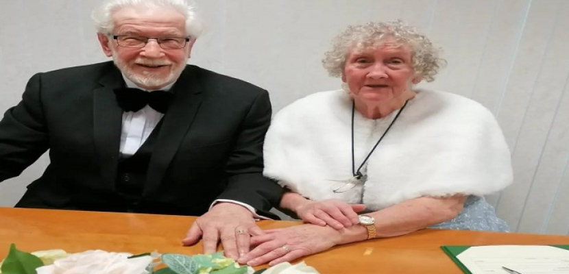 ثنائى بريطانى يتزوجان بعد 60 عاما من لقائهما الأول