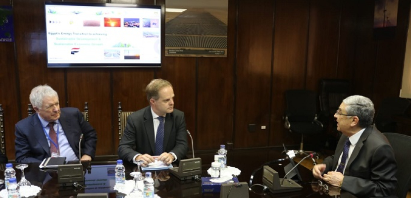 وزير الكهرباء يبحث مع وفد بريطاني تعزيز الاستثمار في مصر