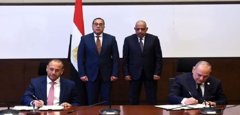 بالصور..رئيس الوزراء يشهد التوقيع على مذكرة تفاهم لتطوير شركة النصر للزجاج والبلور