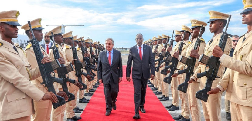 بالصور .. الأمين العام للأمم المتحدة يصل العاصمة الصومالية مقديشو في زيارة مفاجئة