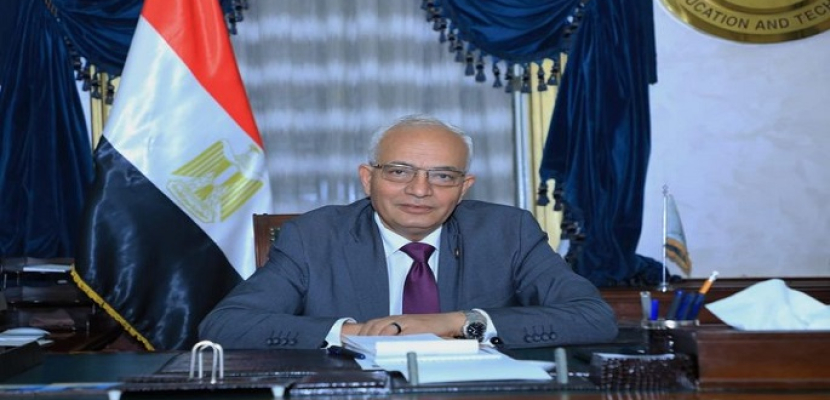 وزير التعليم يتابع أوضاع البعثة التعليمية والطلاب المصريين بالسودان