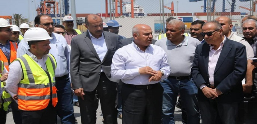بالصور .. وزير النقل يتابع معدلات تنفيذ عدد من المشروعات الجاري تنفيذها بمينائي الاسكندرية والدخيلة