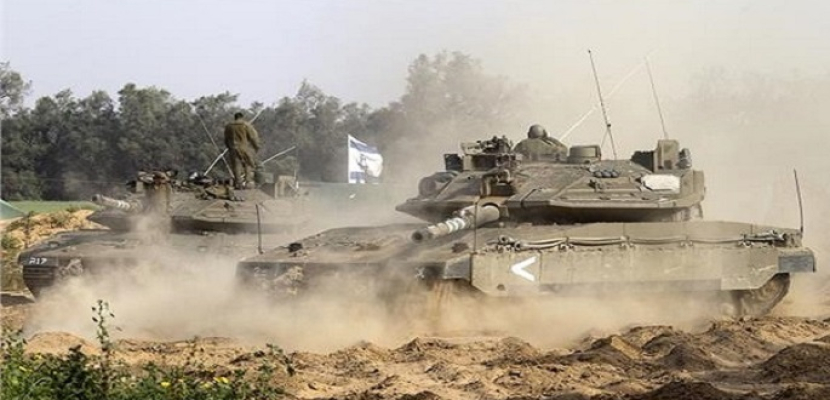 توغل آليات وجرافات عسكرية إسرائيلية شرق خان يونس جنوب قطاع غزة