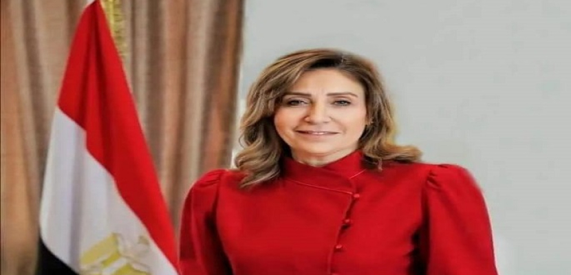 وزيرة الثقافة تعلن برنامج “مصر ضيف شرف” معرض أبوظبي للكتاب