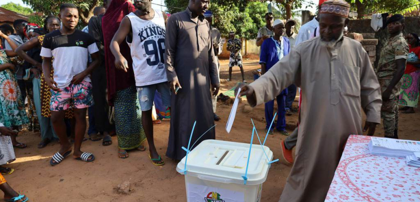 الناخبون في غينيا بيساو يختارون برلمانًا جديدًا بعد عام من قرار حله