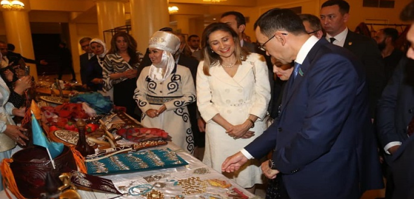 بالصور .. وزيرة الثقافة تشهد انطلاق فعاليات أيام الثقافة لجمهورية كازاخستان وتفتتح معرض المقتنيات التراثية الكازاخية بالأوبرا