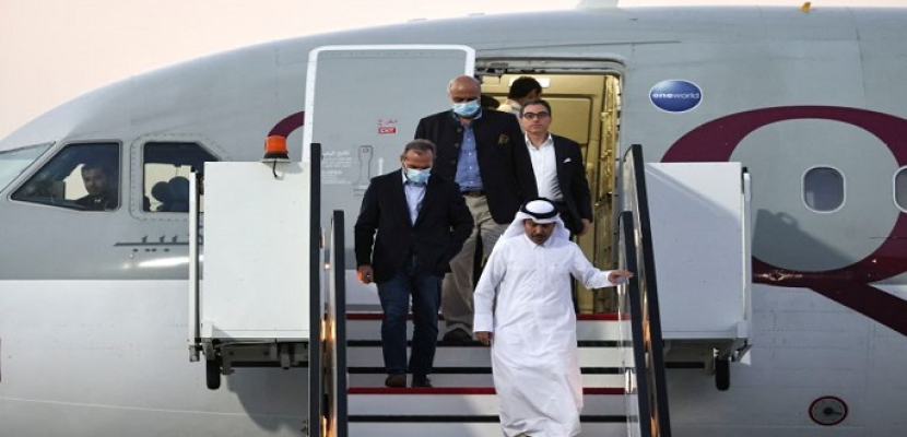 وصول السجناء الأمريكيين للدوحة.. وبايدن يشكر قطر وعُمان على الوساطة مع إيران