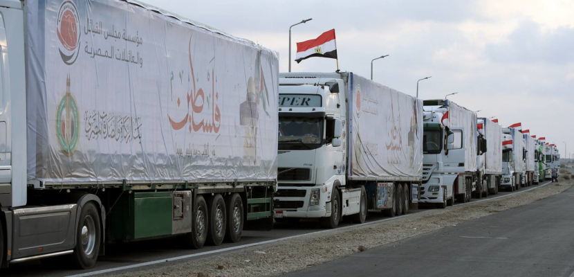 “الهلال الأحمر الفلسطيني”: تسلمنا 70 شاحنة مُحملة بالمساعدات من الهلال الأحمر المصري