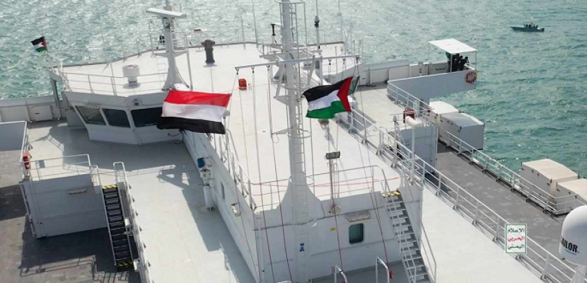 جماعة الحوثي تحذر من أي تدخل أجنبي في مياه اليمن وتنشر فيديو احتجاز سفينة إسرائيلية في البحر الأحمر