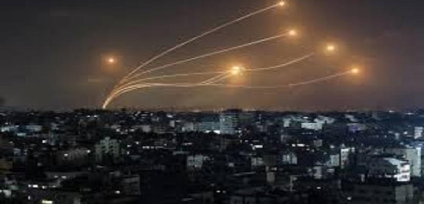 القسام تعلن توجيه ضربة صاروخية على تل أبيب ووسط إسرائيل تعد الأكبر منذ بدء الحرب