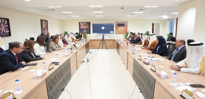 بالصور ..وزيرة التخطيط تناقش سبل التعاون مع وفد وزاري بحريني رفيع المستوى